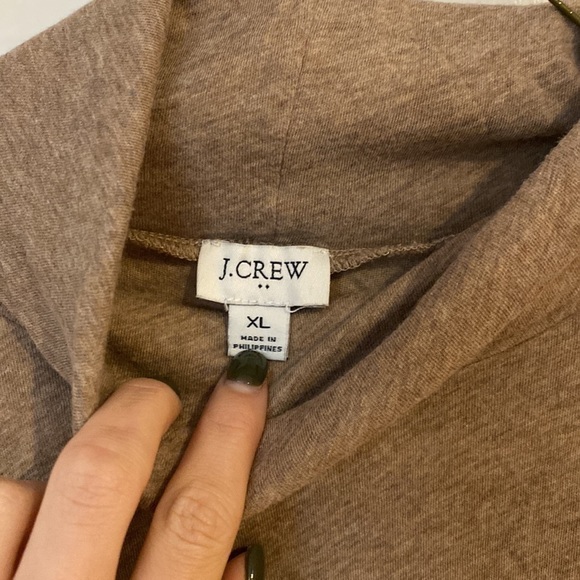 J.Crew turtleneck style long sleeve Size XL tan color - Picture 2 of 3